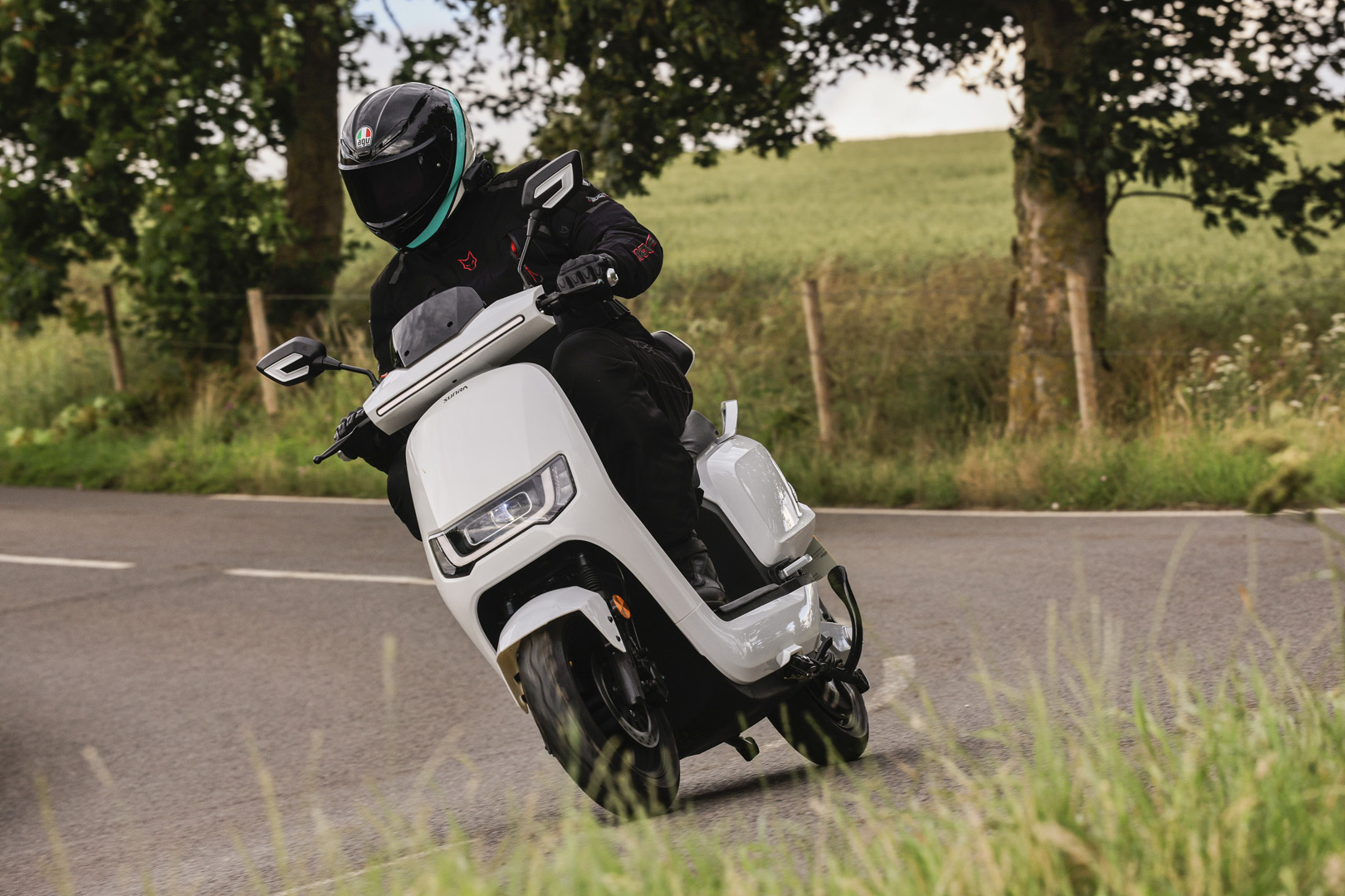 Sunra RoboS (2021) electric scooter road test and review Visordown